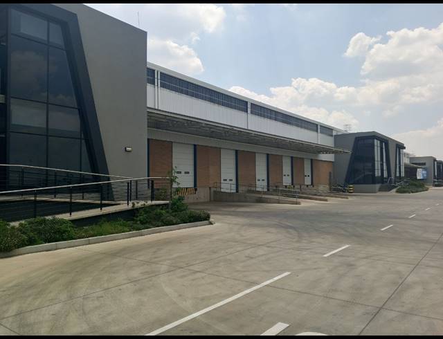 8,300M² WAREHOUSE TO LET IN AIRPORT PARK